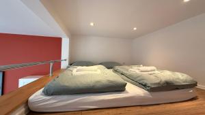 Tuwima Apart Red by DreamAp