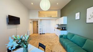 Tuwima Apart Green by DreamAp