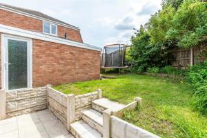 Wonderland 4 bedrooms 6 bed Castle Donnington EMA airport