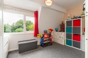 Wonderland 4 bedrooms 6 bed Castle Donnington EMA airport