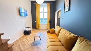 Tuwima Apart Yellow by DreamAp