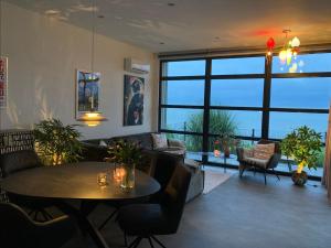 Enkhuizer Strand Chalet Asami San Erste Reihe mit Zaun Haus Nr 262