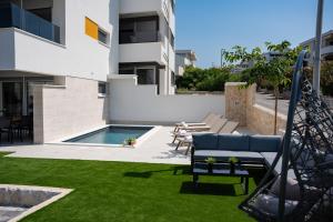 Relax apartments - private pool and garden