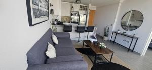 Acogedor y Hermoso Depto de 1D a Pasos Del Mar Con Estacionamiento Techado