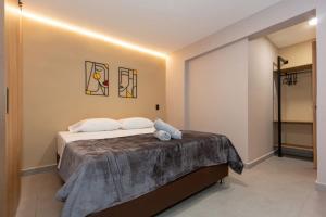 7BR Poblado House close to Lleras Park Jacuzzi AC