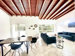 R301 Apartment close to Lleras park and Provenza