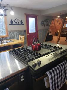 Sleeps 13 - Minutes to Yellowstone