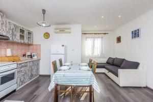 Apartment in Malinska - Insel Krk 41815