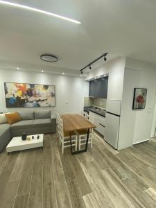 Seaside Aaron Apartment