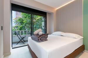 M201 Poblado Apt close to lleras park jacuzzi AC