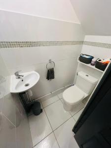 Maisons de vacances PARIS 20 min ORLY Aeroport 10 min Maison Paradis vert : photos des chambres
