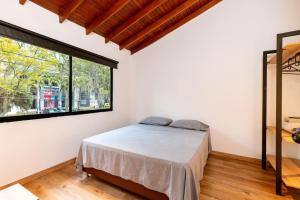 L2 2BR Laureles Apartment Jacuzzi AC