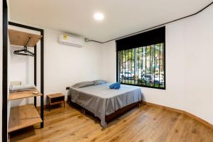 L1 7BR Laureles House rooftop jacuzzi AC