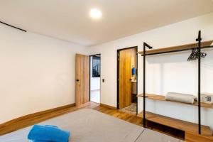 L1 7BR Laureles House rooftop jacuzzi AC