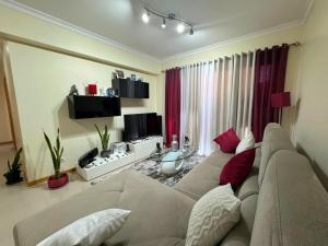 Cozy Private Room in Funchal, Ensuite Bathroom, WiFi and Great Location