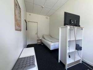 Rentalux Hostel - Modern Comfort, Single Rooms