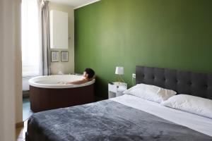 Vatican Jacuzzi House