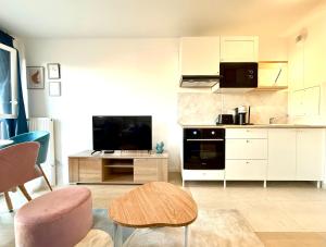 La maison colorée proche de Paris avec parking