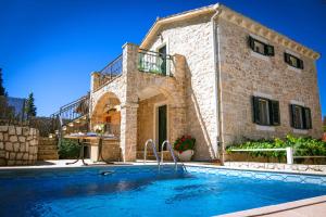 Holiday home in Klek 6275