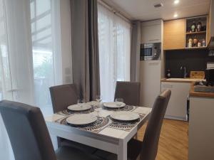 Camping DEL MAR 4 Étoiles à ARGELÈS SUR MER Mobil-Home Excellence 3Ch 2Sdb 2Wc au calme, à 500m des plages, Restaurant, Bar, Animations