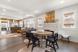 SoHo Serenity - Amazing Home with Private Pool & Hot Tub, SoHo District