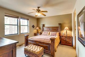 4 Miles to Lake Retreat with 2 Decks!