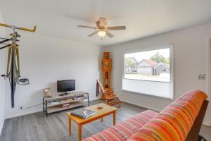 11 Mi to Arcata Bay Home with Garden in Blue Lake!