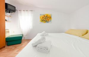 Lovely Apartment In Seline With Wifi