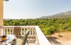 Nice Apartment In Seline With Wifi