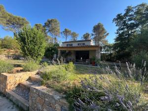 Villas Piscine chauffee, tennis, Mas provencal contemporain : photos des chambres