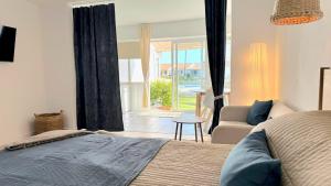 Sunny Sea Garden Apartment