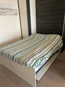 Studio met zeezicht en zwembad en parking