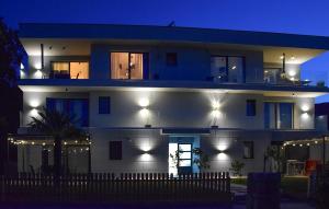 3 Bedroom Beautiful Apartment In Drenje