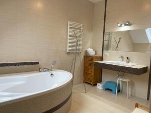 Ostoja Dziarnówko - willa z ogrodem na Mazurach