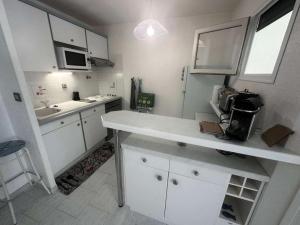 Résidence Genevriers - Joli T2 en rez de chaussée avec jardinet dans le domaine de la Coudoulière MAE-8283