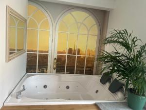 Suite 2 con Jacuzzi Grande, Calle 85, Zona T