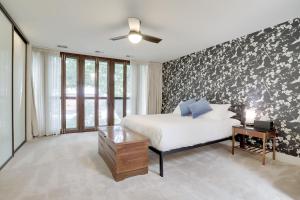 Sojourn Short Walk to Capitol and Eastern Market