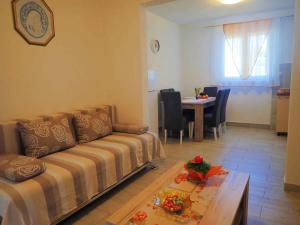 Apartment in Baric Draga 38614