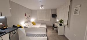 Αεί Κάριανη 1