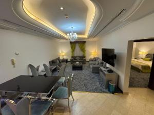 SIXTY THREE HOTEL SUiTES