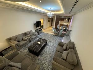 SIXTY THREE HOTEL SUiTES