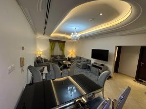 SIXTY THREE HOTEL SUiTES