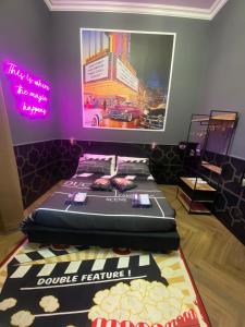 One of one Experiences - CINEMA ROOM