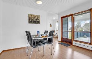 3 Bedroom Pet Friendly Home In Nakskov