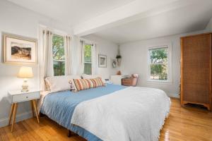 Babes Bungalow by Leavetown Vacations