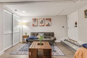 2 Mi to National Mall Walkable DC Studio!