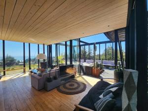 Punta de Lobos Black House