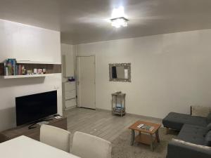 Appartement 3 pièces confortable bien situé à La Défense, proche des transports, de paris et de larena