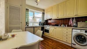 Bright 2 Bed Apartment near Farringdon & Covent Garden