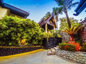 Luxury 8 - 9 Bedroom Villa With 2 Pools